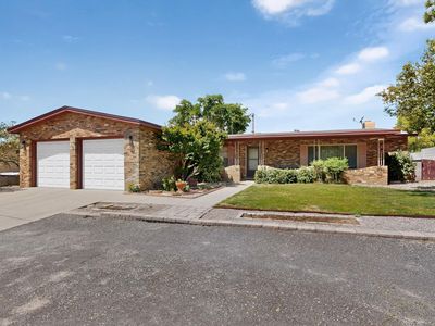 3709 Valerie Pl NE