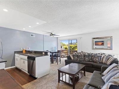 3206 W Balboa Blvd