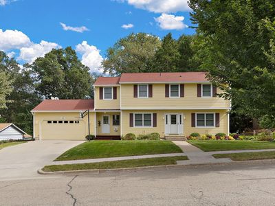 1575 Woodland Dr