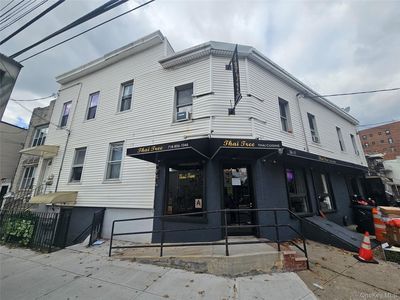 3617 Greenpoint Avenue