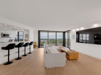 4000 Towerside Ter APT 2211