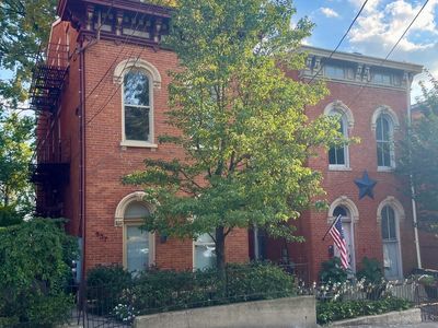 537 Liberty Hl APT 2