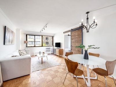 16 W 16th St APT 5NS