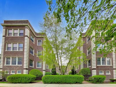 Property at 443 N Lombard Ave APT 2, Oak Park, IL