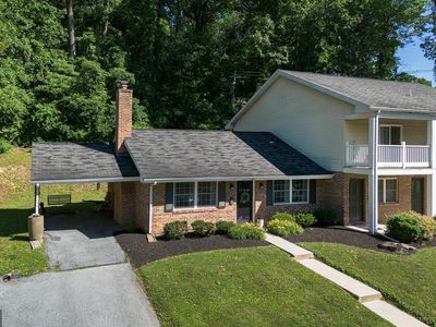 Property at 907 Rhue Haus Ln, Hummelstown, PA