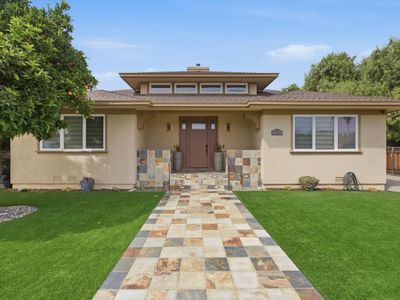 155 W Rosemary Ln