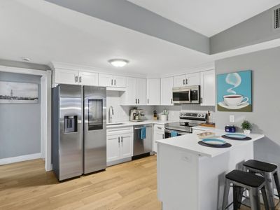 115 W Seventh St #3