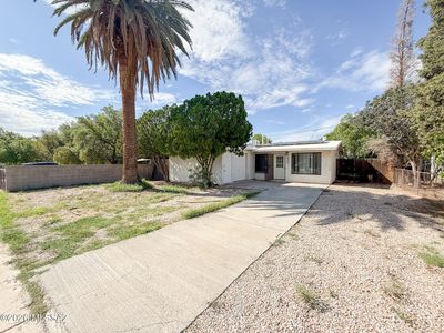 3521 E Sylvane St