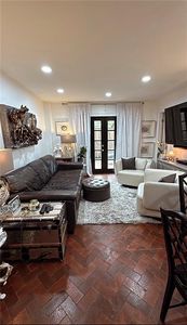 2285 Peachtree Rd NE Unit 305