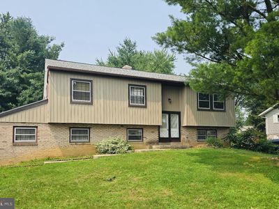 413 Surrey Dr