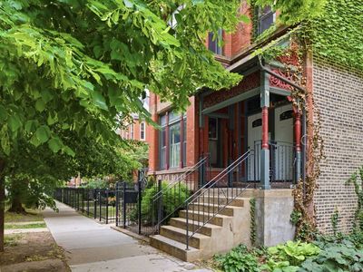 1516 N Mohawk St APT 3F