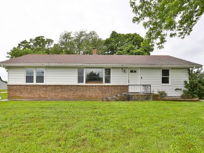 3809 Spring Hill Road