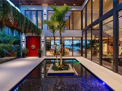 857 N Shore Dr