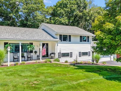 22 Holiday Hill Rd