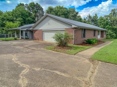 103 Twin Oaks Dr