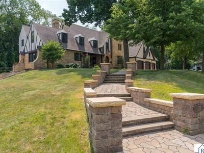 111 Dell Ave