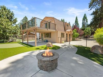 205 W Fairway Blvd