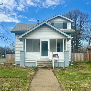 834 W Houstonia Ave