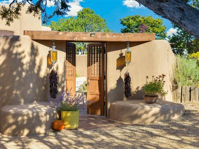 301 Calle Loma Norte