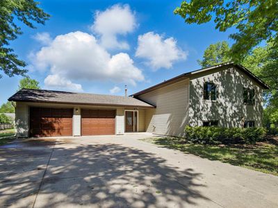 1900 Greenwood Dr NE