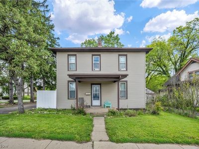 22 Main St S