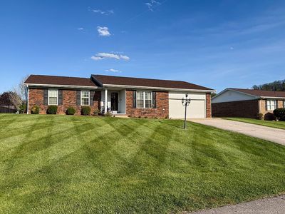 8 Lynn Ln