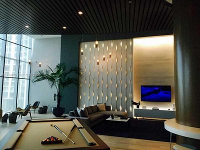 460 NE 28th St APT 2505