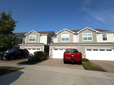 1066 Moraine Dr