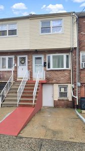 8 Van Nostrand Ave