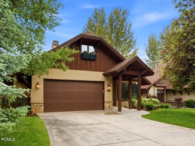 86 E Valais Pkwy