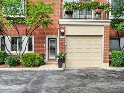 1777 W Altgeld St APT C