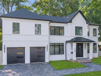 389 Mercer Avenue