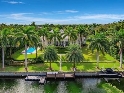 585 Arvida Pkwy