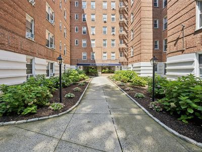 247 Parkview Avenue #3P