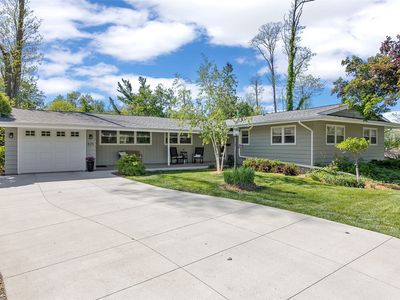 425 Red Fox Rd SE
