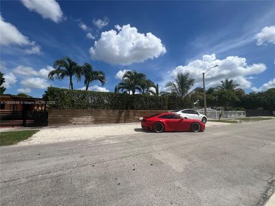 323 NW 105th St