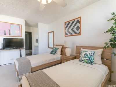 2240 Kuhio Ave APT 1410