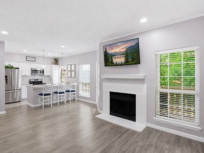 1700 Amelia Ct APT 723