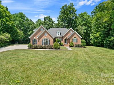 305 Forbes Ct
