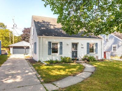 735 N 112th STREET