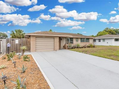 10117 Gardenia Ln