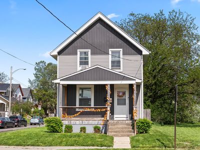 374 N Champion Ave