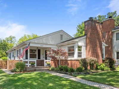 Property at 913 Cambridge Ln, Wilmette, IL