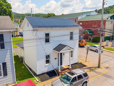 154 S 4th St
