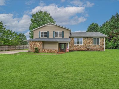 1206 Three Bridges Rd