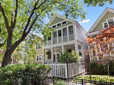 1933 W School St