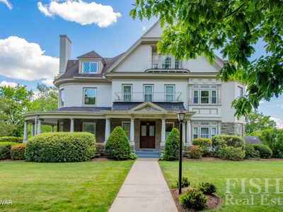 320 Grampian Blvd