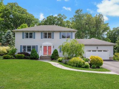 29 Sandra Ln