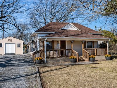 Property at 909 N Main St, Ector, TX