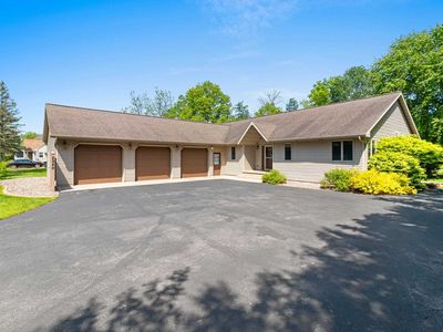 2949 Packerland Dr